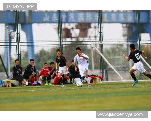 宜昌足球小将梁家琪：从青训场到职业梦想的奋斗历程